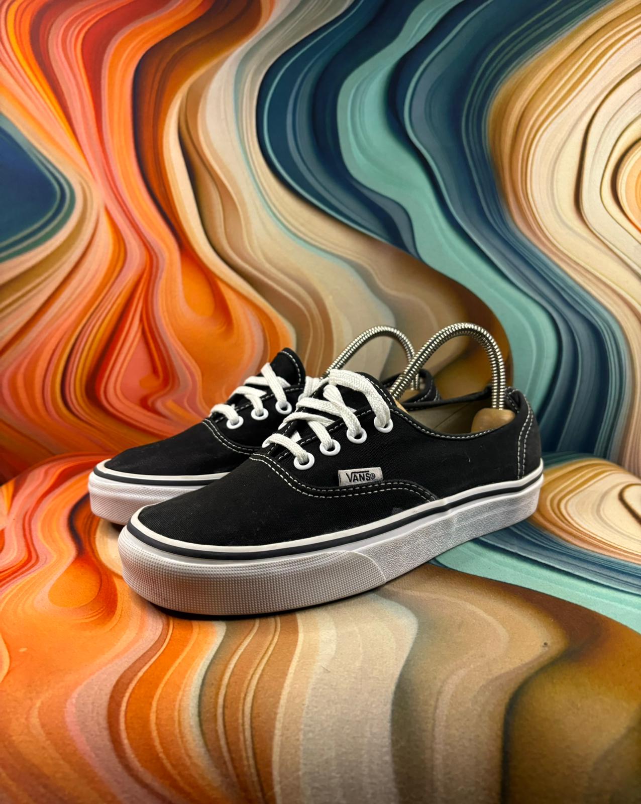 Vans Classic Black White Low