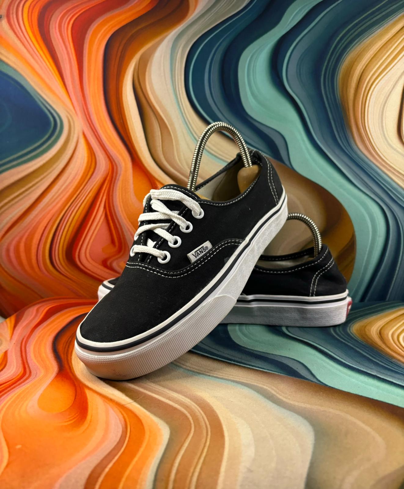 Vans Classic Black White Low